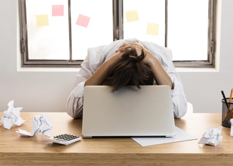La sindrome da burnout: cos’è, come si manifesta e come affrontarla